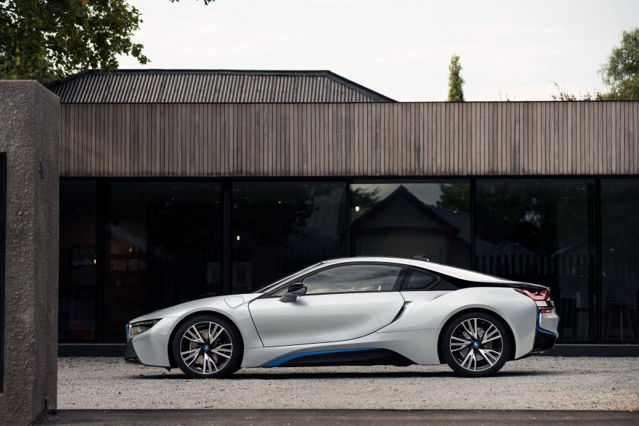  BMW i8 2015 года  (ZA) (фото 19 из 30)